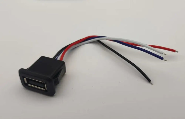 Mufa USB2.0 mama panou tip A 1 port gabarit mic cu 4 fire 18xH10mm